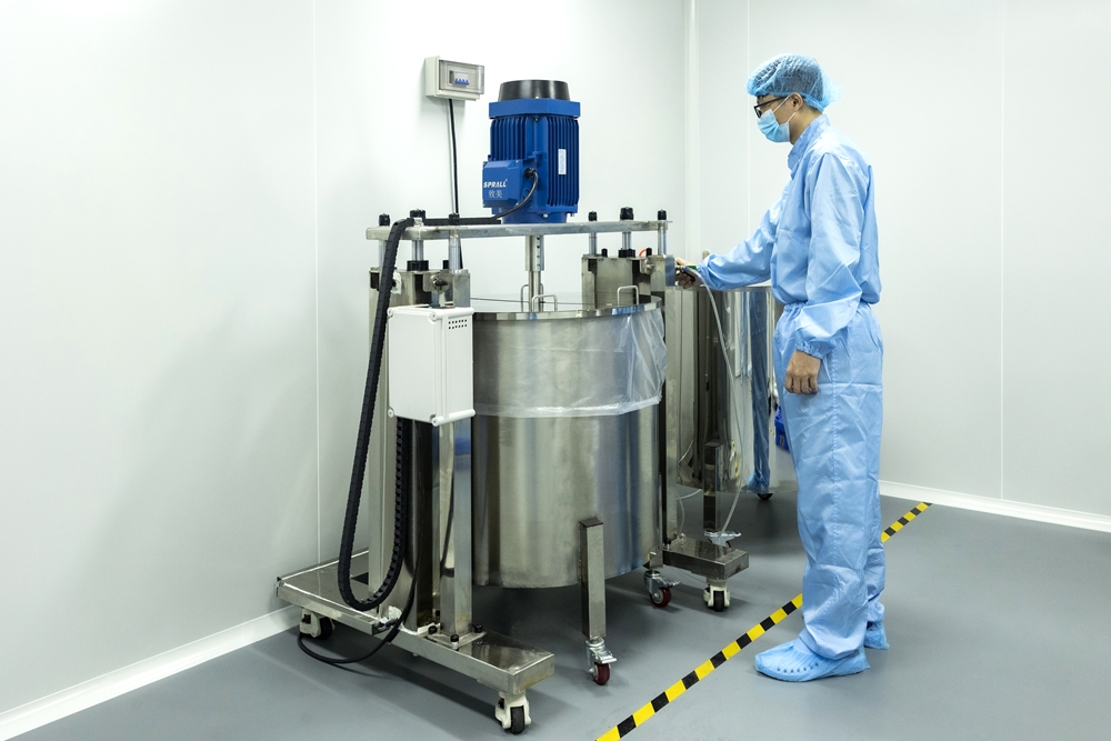 Glue Mixing Studio
